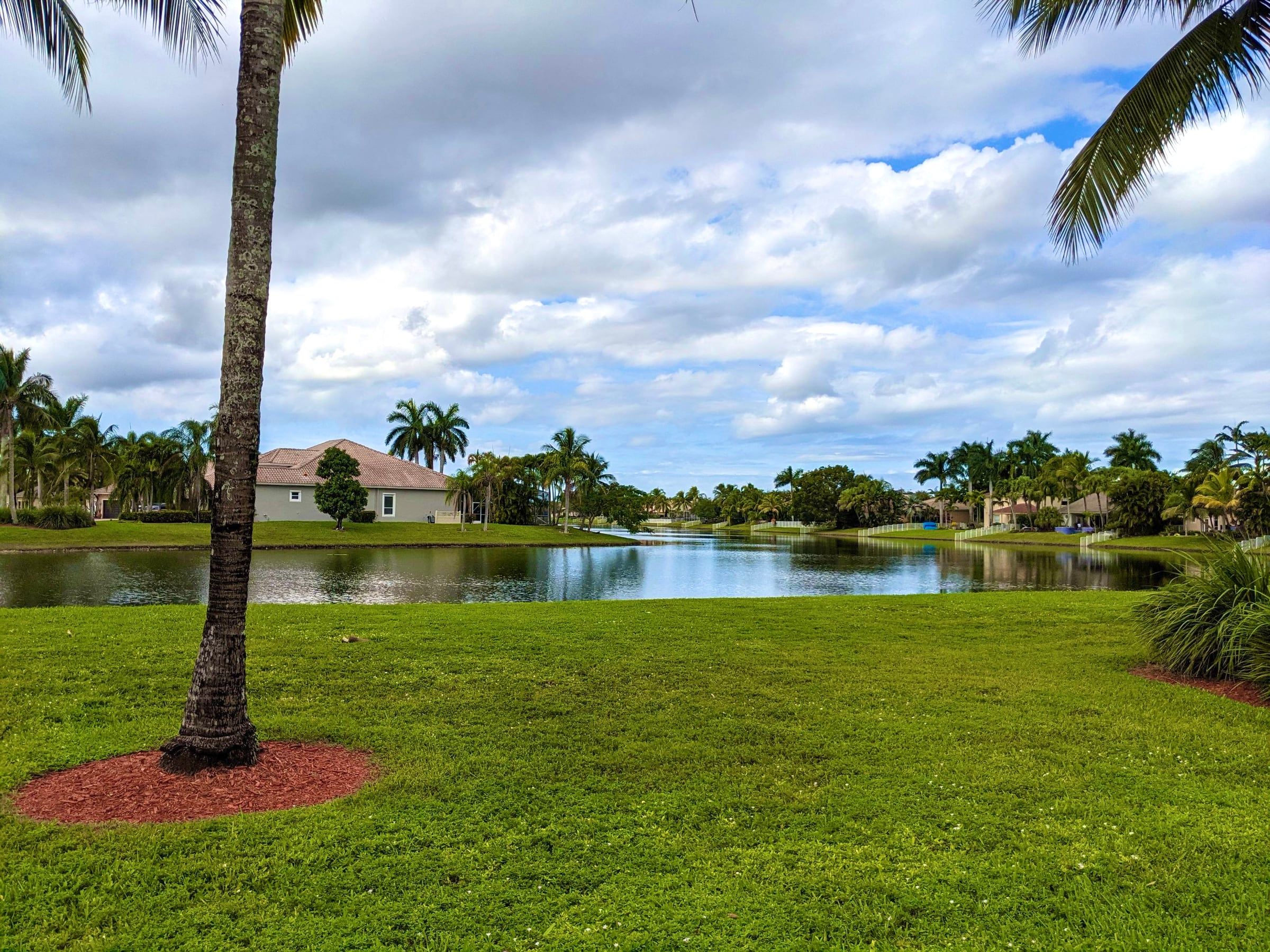 Lake and homes in Pembroke Falls, Pembroke Pines